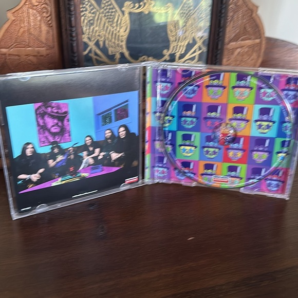 Slash Living the Dream featuring Myles Kennedy and the Conspirators - Picture 3 of 4